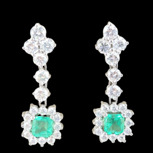 Pendientes evento brillantes y esmeraldas